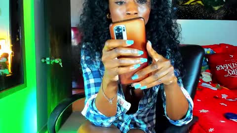 Snapshot of kimberlybanks2 chatting on 5, 12, 2024 Kimberly Banks online show from 5, 12, 2024