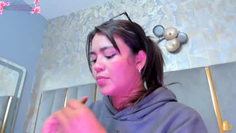 Snapshot of kimdevinne chatting on 8, 3, 2026 KIM online show from 8, 3, 2026