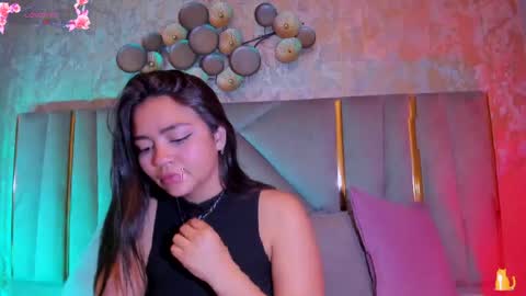 Snapshot of kimdevinne chatting on 22, 4, 2026 KIM online show from 22, 4, 2026