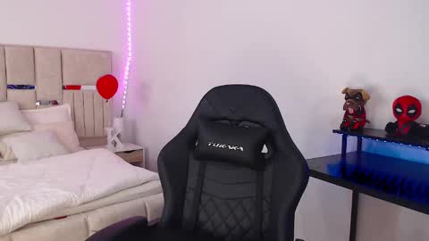 KimGeorgia online show from 15, 2, 2025