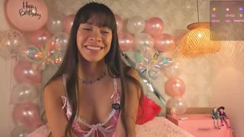 Snapshot of kimhilton_ chatting on 28, 10, 2025 kimhilton online show from 28, 10, 2025