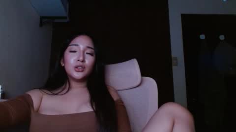 Snapshot of kimhugeisforyou chatting on 13, 4, 2026 Siobe Lim online show from 13, 4, 2026