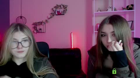 Snapshot of kimi_glow chatting on 2, 5, 2026 kimi_glow online show from 2, 5, 2026