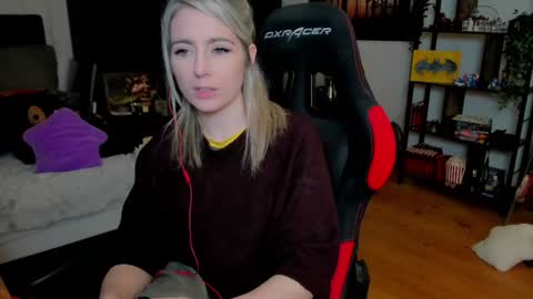 Snapshot of kimilee22 chatting on 14, 3, 2026 Wolfs Girl online show from 14, 3, 2026