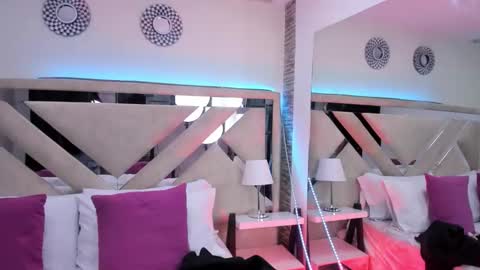 Snapshot of kimluna1 chatting on 8, 4, 2026 kimluna1 online show from 8, 4, 2026