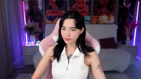 Snapshot of kimm_wong chatting on 27, 11, 2025 kimm wong online show from 27, 11, 2025