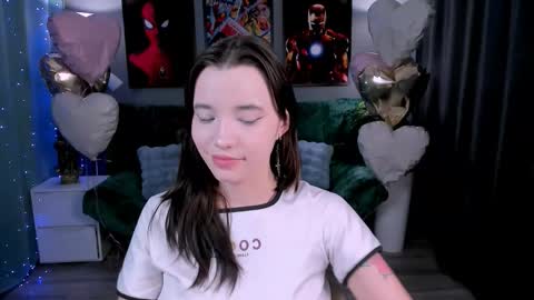 Snapshot of kimm_wong chatting on 8, 3, 2026 kimm wong online show from 8, 3, 2026