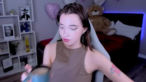 Snapshot of kimm_wong chatting on 18, 3, 2026 kimm wong online show from 18, 3, 2026