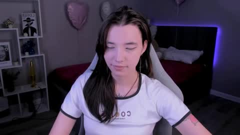 Snapshot of kimm_wong chatting on 28, 3, 2026 kimm wong online show from 28, 3, 2026