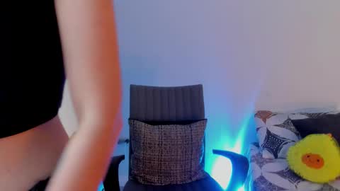 Snapshot of kimmcarter chatting on 9, 11, 2025 Kimm online show from 9, 11, 2025