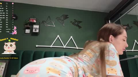 Snapshot of kimmie_ chatting on 2, 12, 2025 Kimmie online show from 2, 12, 2025