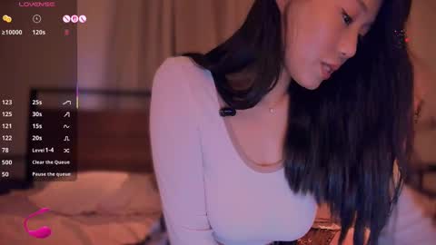 Snapshot of kimmy_chi chatting on 17, 10, 2025 Lo online show from 17, 10, 2025
