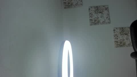 Snapshot of kimthompsonn chatting on 15, 12, 2024 Kim Thompson online show from 15, 12, 2024