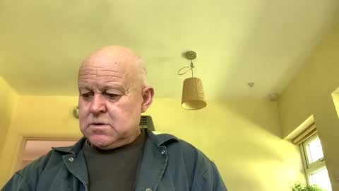Snapshot of kindahairy4u chatting on 12, 4, 2026 kindahairy4u online show from 12, 4, 2026