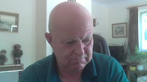 Snapshot of kindahairy4u chatting on 2, 8, 2026 kindahairy4u online show from 2, 8, 2026