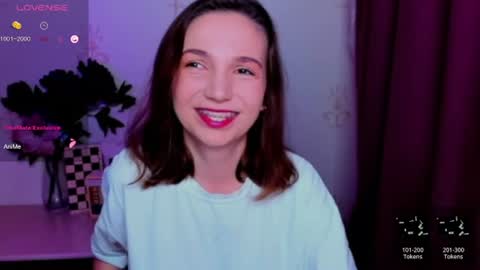 Snapshot of kindhazelhere_ chatting on 7, 7, 2026 Hazel online show from 7, 7, 2026