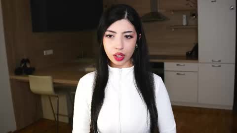 Snapshot of kindraevert chatting on 5, 11, 2025 Megan online show from 5, 11, 2025