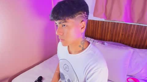 Snapshot of king_azahell chatting on 21, 3, 2026 king help me reach 100 likes online show from 21, 3, 2026