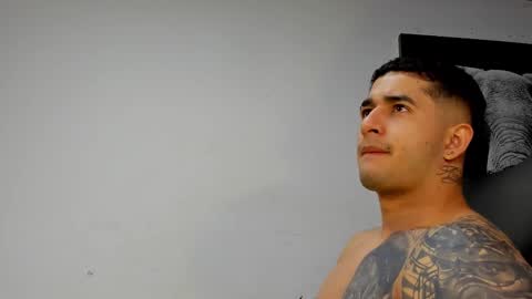 Snapshot of king_falconer chatting on 18, 11, 2025 Angel Falconer online show from 18, 11, 2025