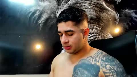 Snapshot of king_falconer chatting on 22, 11, 2025 Angel Falconer online show from 22, 11, 2025