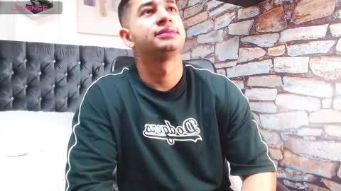 Snapshot of king_falconer chatting on 22, 11, 2025 Angel Falconer online show from 22, 11, 2025