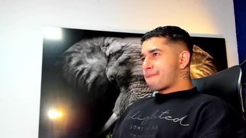 Snapshot of king_falconer chatting on 26, 11, 2025 Angel Falconer online show from 26, 11, 2025