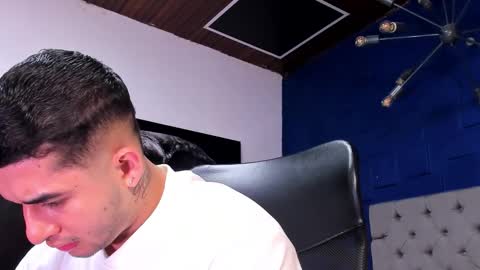 Snapshot of king_falconer chatting on 14, 12, 2025 Angel Falconer online show from 14, 12, 2025