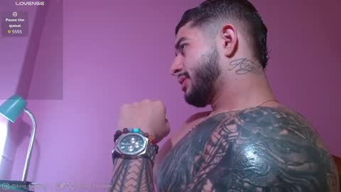 Snapshot of king_falconer chatting on 25, 5, 2026 Angel Falconer online show from 25, 5, 2026