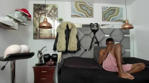 Snapshot of king_fitt_ chatting on 30, 1, 2025 HOT MEN BLACK online show from 30, 1, 2025