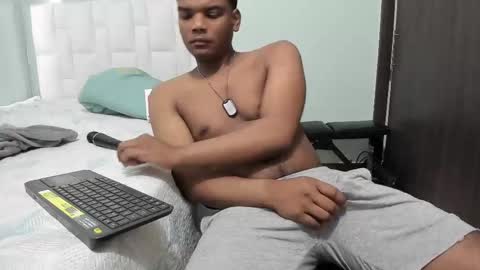 Snapshot of king_men2 chatting on 15, 2, 2025 king_men2 online show from 15, 2, 2025