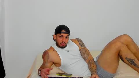 Snapshot of king_of_kings__ chatting on 25, 4, 2026 king_of_kings__ online show from 25, 4, 2026