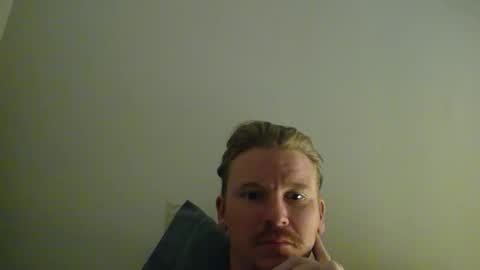Snapshot of kinglegg chatting on 1, 1, 2025 Kinglegg online show from 1, 1, 2025