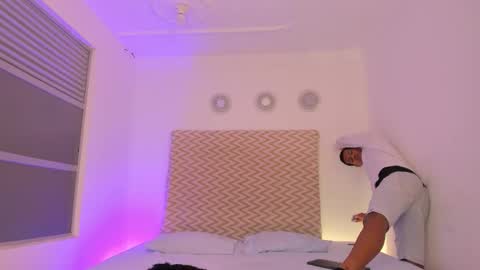 Snapshot of kingstark_ chatting on 31, 10, 2025 sebastian online show from 31, 10, 2025