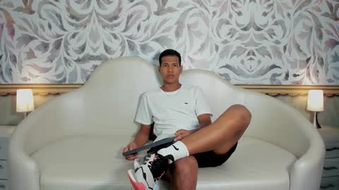 Snapshot of kingstark_ chatting on 14, 11, 2025 sebastian online show from 14, 11, 2025