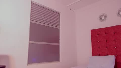 Snapshot of kingstark_ chatting on 4, 12, 2025 sebastian online show from 4, 12, 2025