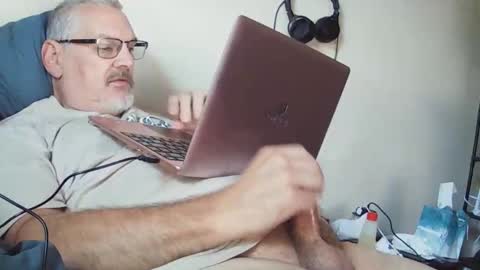 Snapshot of kingtongue10 chatting on 28, 9, 2025 kingtongue10 online show from 28, 9, 2025