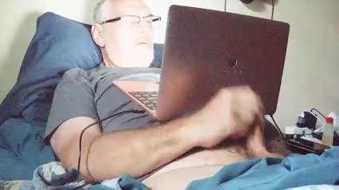 Snapshot of kingtongue10 chatting on 1, 10, 2025 kingtongue10 online show from 1, 10, 2025