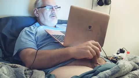 Snapshot of kingtongue10 chatting on 4, 10, 2025 kingtongue10 online show from 4, 10, 2025