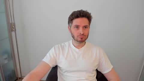 Snapshot of kinksubbydubby chatting on 15, 3, 2026 kinksubbydubby online show from 15, 3, 2026