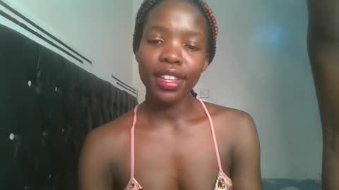 Snapshot of kinky_aria chatting on 17, 9, 2025 kinky_aria online show from 17, 9, 2025