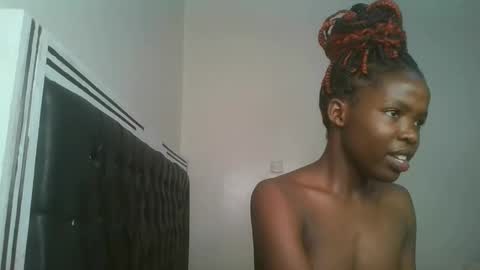 Snapshot of kinky_aria chatting on 19, 9, 2025 kinky_aria online show from 19, 9, 2025