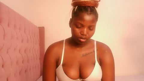 Snapshot of kinky_lola1 chatting on 8, 3, 2026 Lola online show from 8, 3, 2026