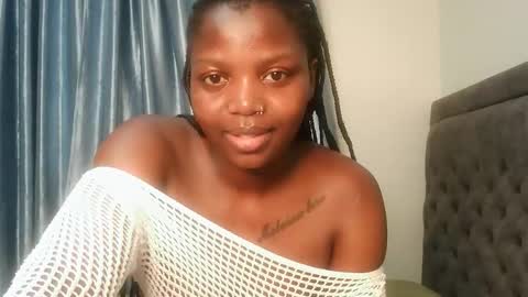 Snapshot of kinky_lola1 chatting on 11, 4, 2026 Lola online show from 11, 4, 2026