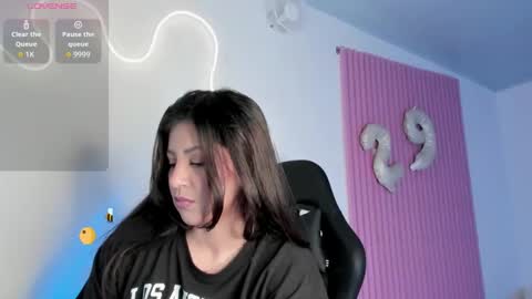 kinky yeyns online show from 8, 10, 2025