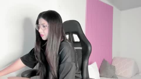 kinky yeyns online show from 17, 12, 2025