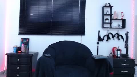 Snapshot of kinkyallisonsub chatting on 10, 2, 2025 Allison Diego online show from 10, 2, 2025