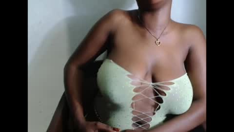 Snapshot of kinkyjuicexx chatting on 7, 4, 2026 kinkyjuicexx online show from 7, 4, 2026