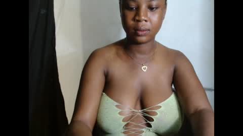 Snapshot of kinkyjuicexx chatting on 8, 4, 2026 kinkyjuicexx online show from 8, 4, 2026