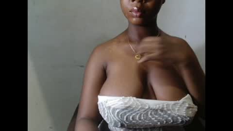 Snapshot of kinkyjuicexx chatting on 8, 5, 2026 kinkyjuicexx online show from 8, 5, 2026