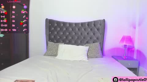Snapshot of kinkyworld_ chatting on 11, 1, 2025 FREE ONLYFANS online show from 11, 1, 2025